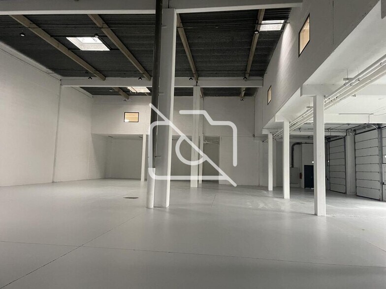 Industrial in Villeneuve-d'Ascq for lease - Interior Photo - Image 2 of 18