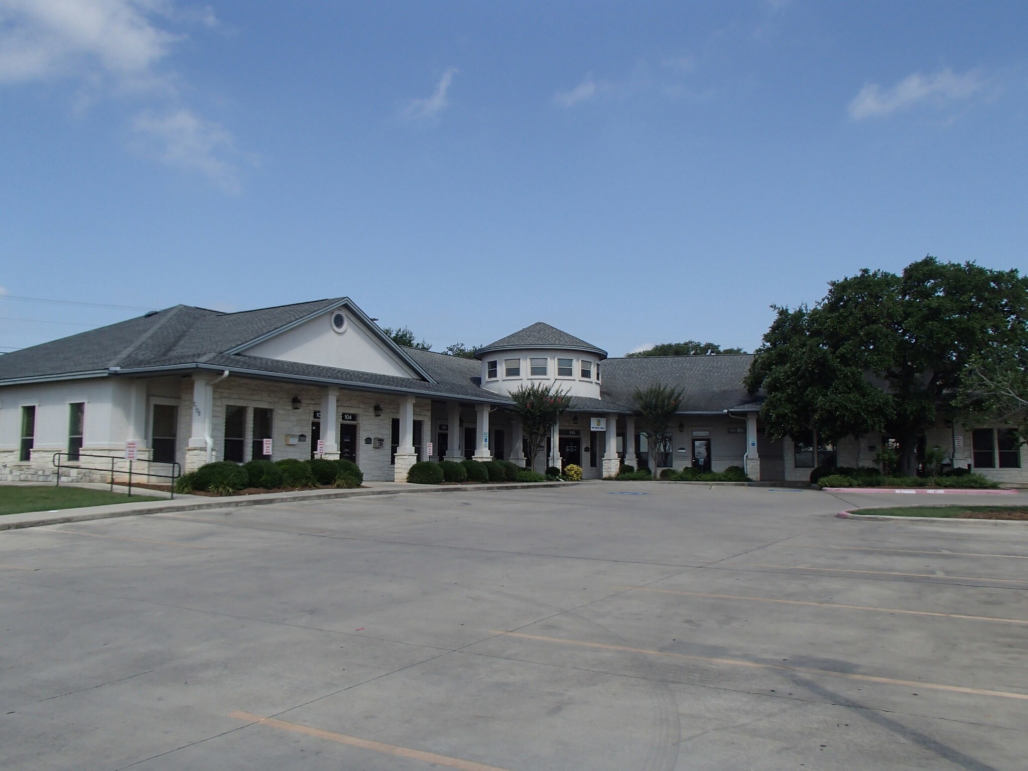 2108 Hunter Rd, San Marcos, TX for sale Building Photo- Image 1 of 1