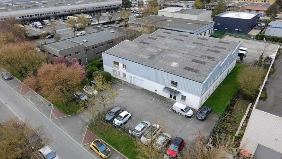 423 Rue Audemars, Buc for lease - Aerial - Image 2 of 3