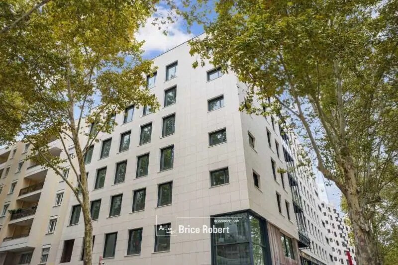 Flex dans Lyon à louer - Photo du bâtiment - Image 1 de 32