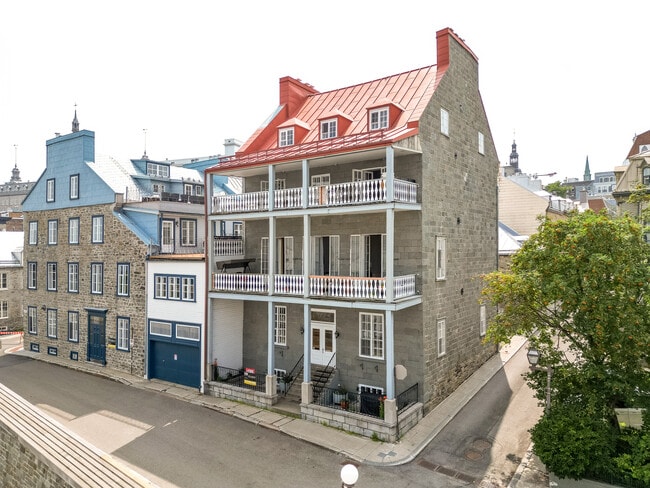 Plus de détails pour 37 Rue Des Remparts, Québec, QC - Multi-résidentiel à vendre