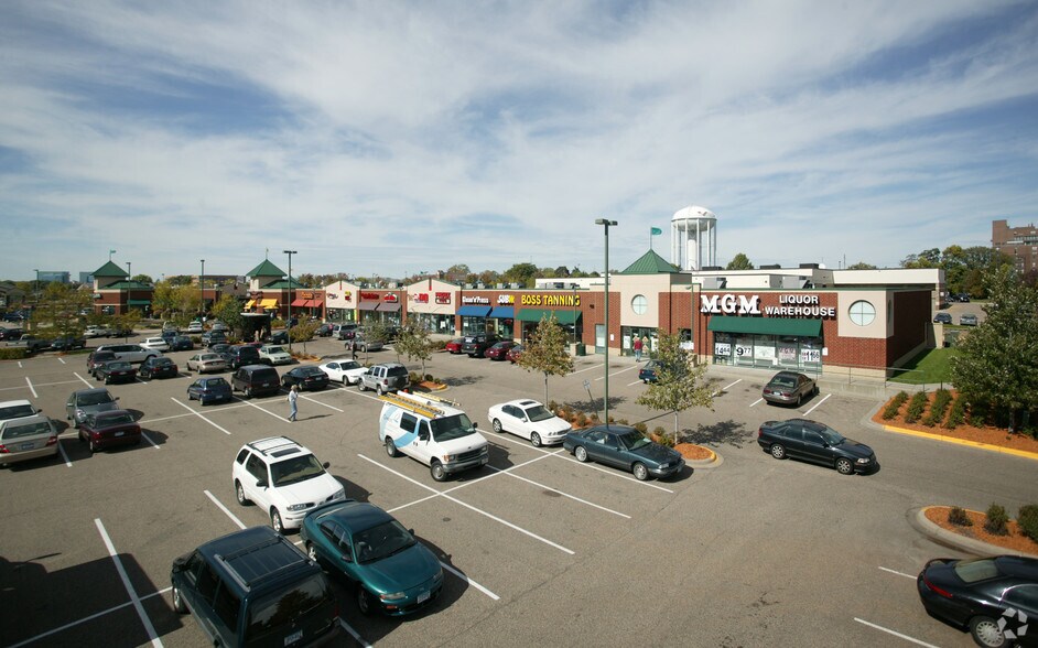 7700-7812 W Highway 55, Golden Valley, MN à louer - Photo du bâtiment - Image 1 de 4