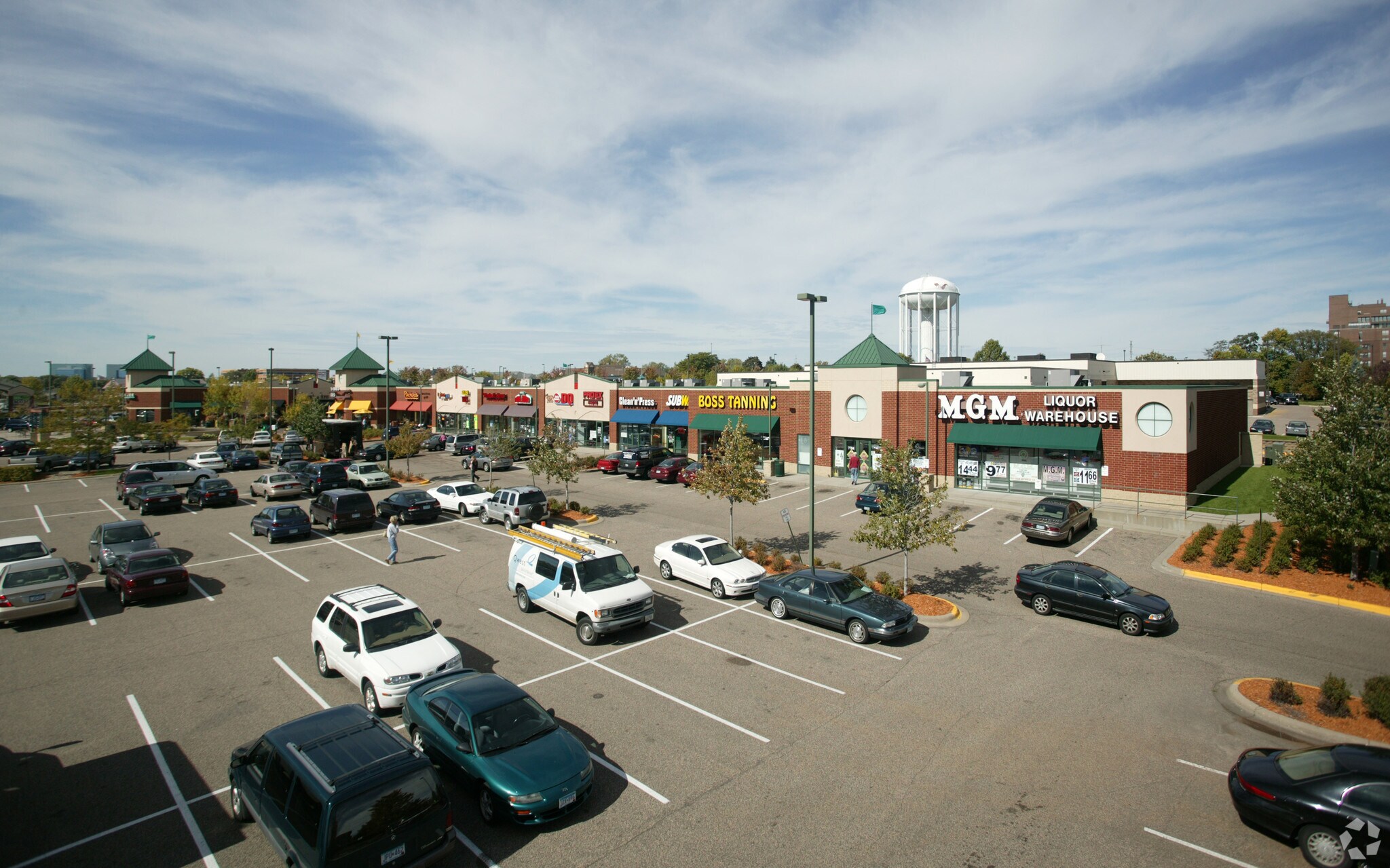 7700-7812 W Highway 55, Golden Valley, MN à louer Photo du bâtiment- Image 1 de 5