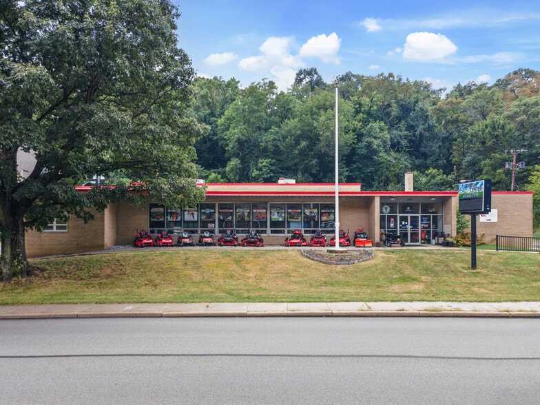 520 E Bruceton Rd, Pittsburgh, PA for sale - Building Photo - Image 2 of 36