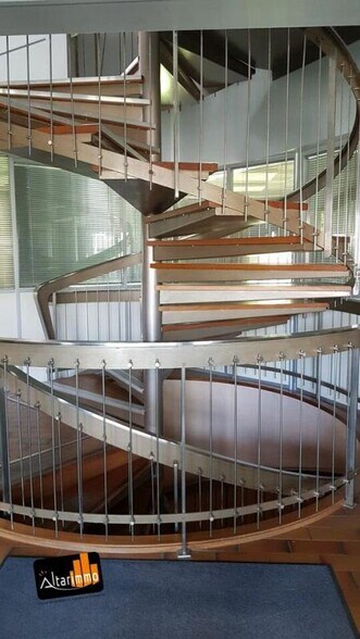 Office in Lucé for sale - Interior Photo - Image 3 of 7