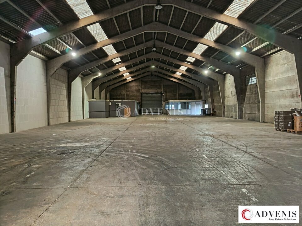 Industrial in Seclin for lease Building Photo- Image 1 of 6
