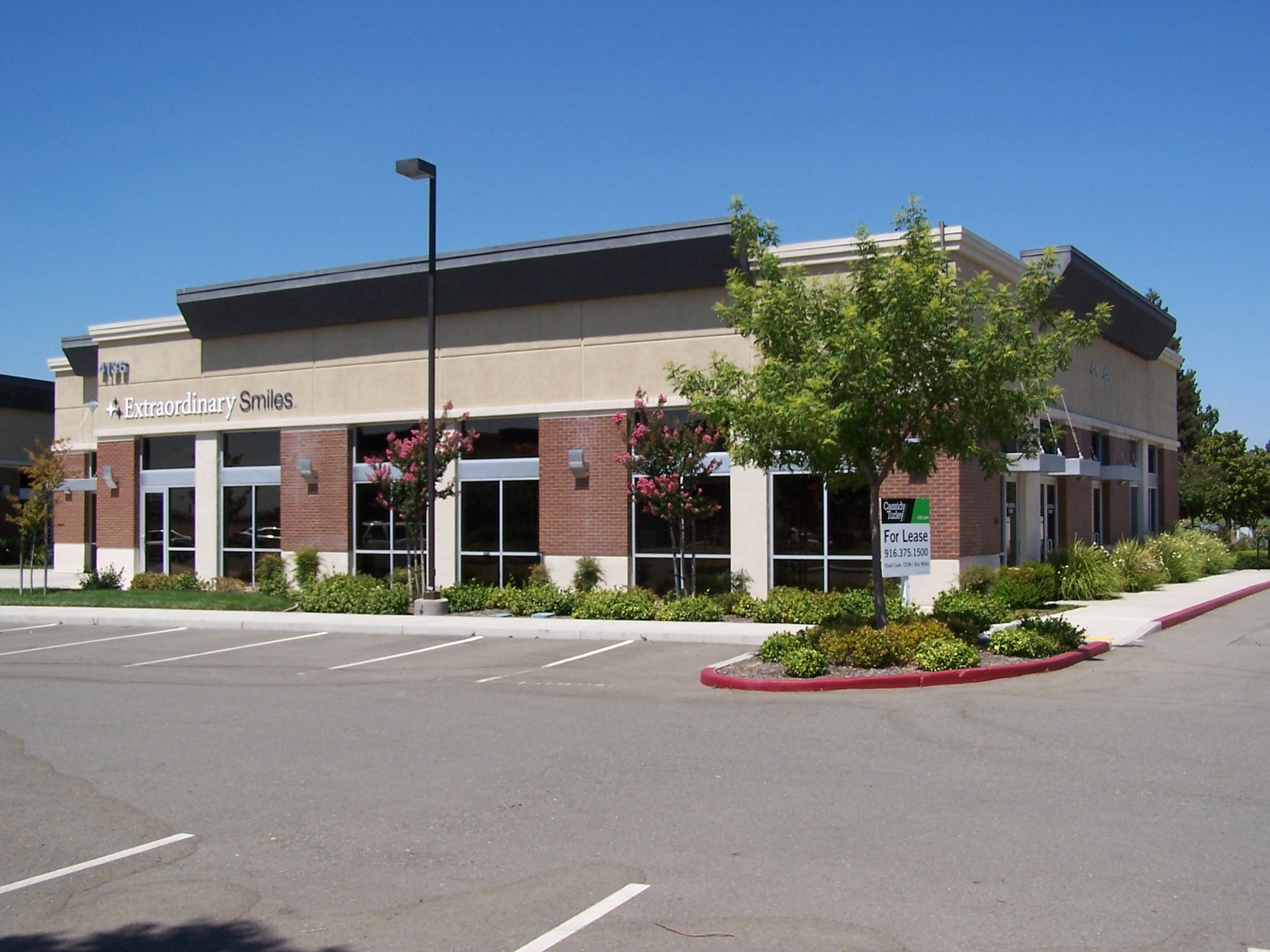 4136 E Commerce Way, Sacramento, CA for lease Primary Photo- Image 1 of 7