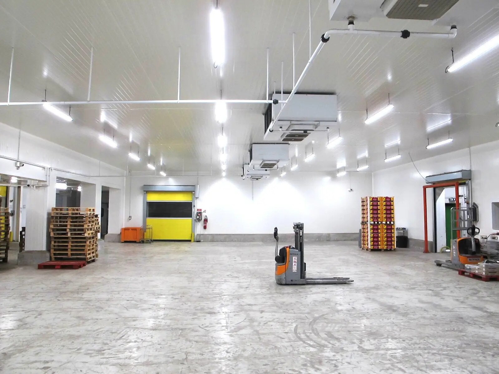 Industrial in Cavaillon for sale Interior Photo- Image 1 of 7