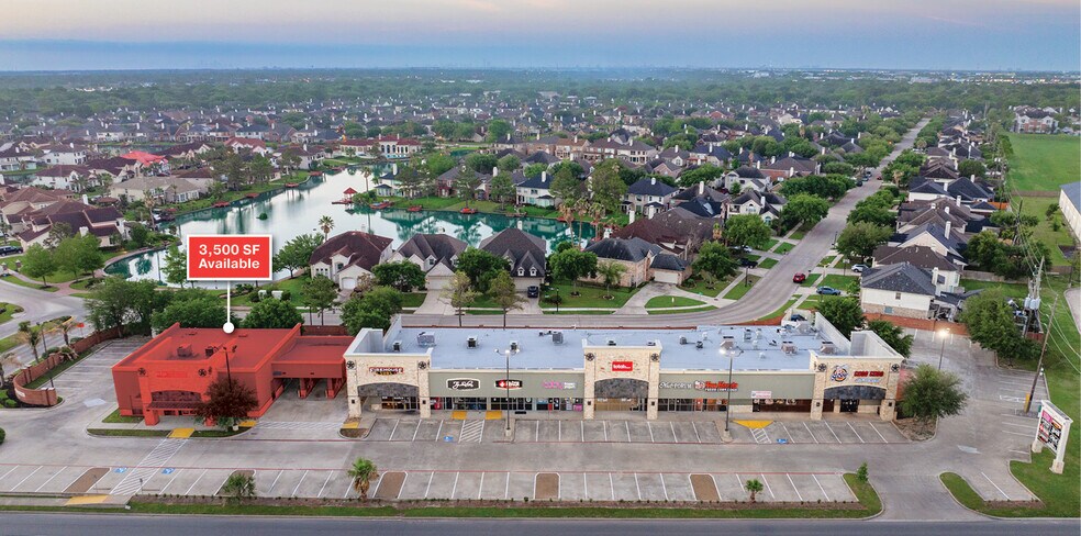 FM 1960 & Windermere, Houston, TX à louer - Photo du bâtiment - Image 1 de 4