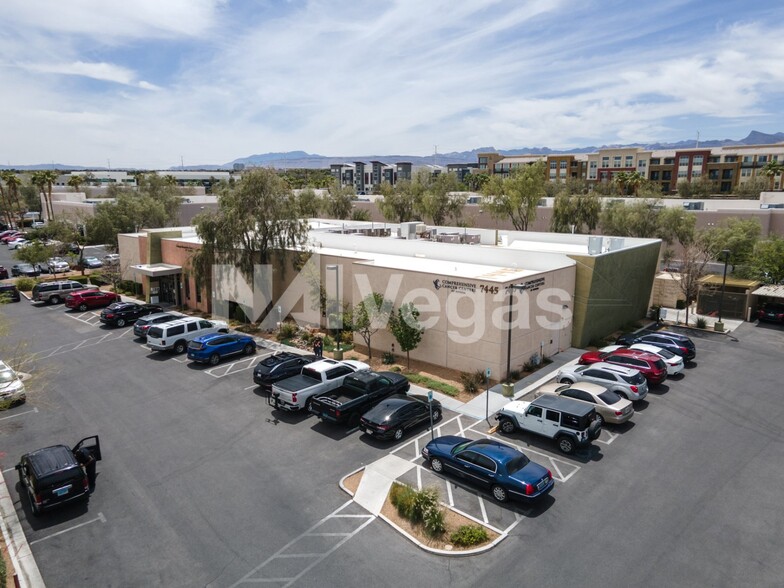 7445 Peak Dr, Las Vegas, NV à vendre - Photo du b timent - Image 1 de 1