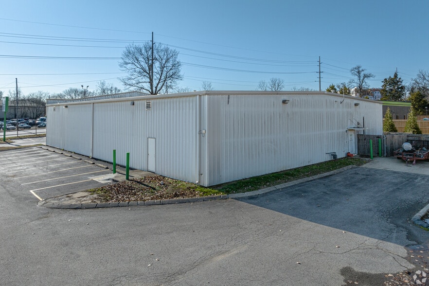 405 Trinity Lane, Nashville, TN à vendre - Photo du bâtiment - Image 3 de 6