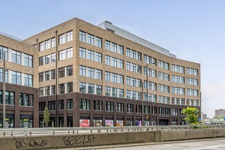 Plus de détails pour 3 Sugar House Ln, Londres - Bureau à louer