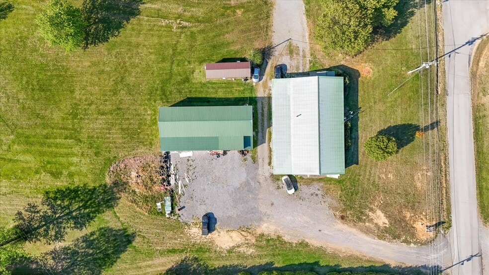 951 Pelham Rd, Woodbury, TN à vendre - Photo du bâtiment - Image 3 de 10
