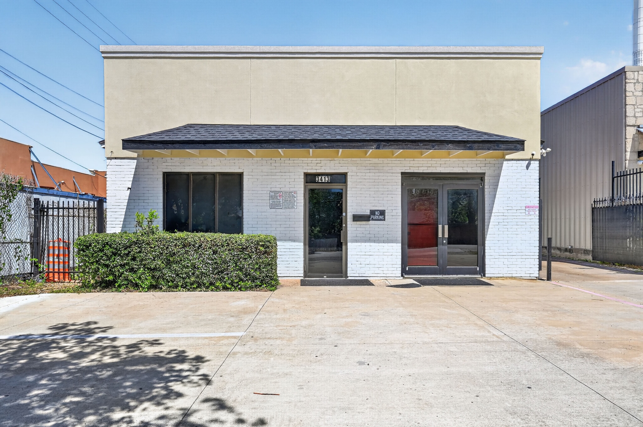 3413 Herring Ave, Irving, TX for lease Primary Photo- Image 1 of 34