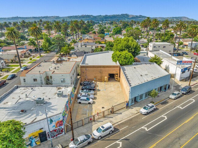 More details for 4910 W Adams Blvd, Los Angeles, CA - Flex for Sale