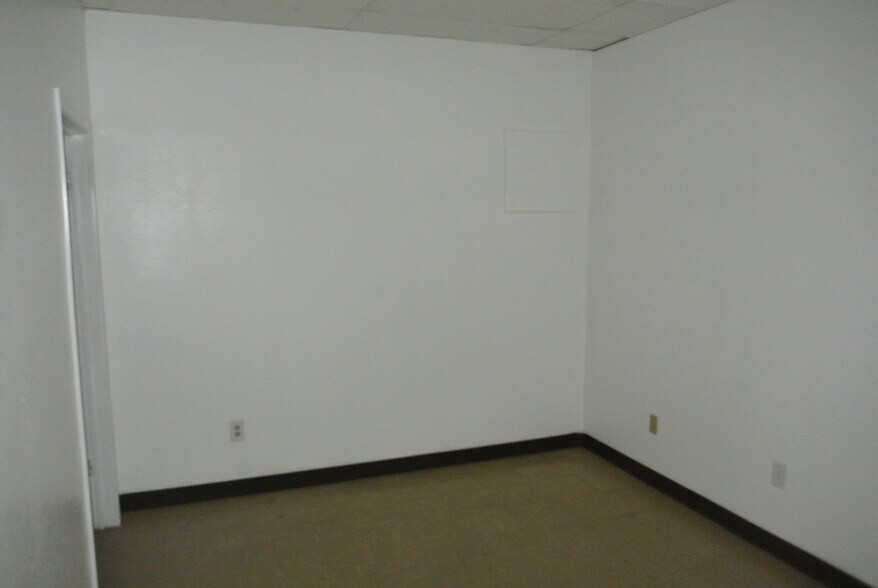 2301 E Central Texas Expressway, Killeen, TX à louer - Photo intérieure - Image 3 de 22