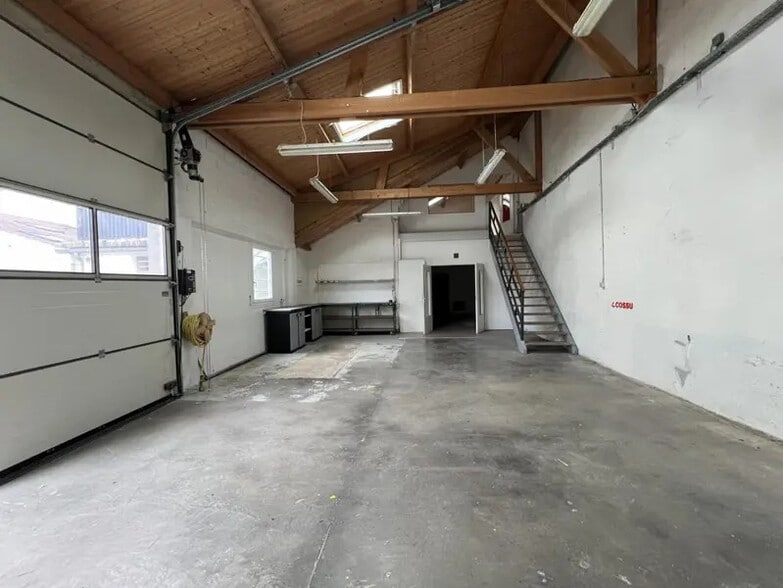 Industrial in Reims for lease - Interior Photo - Image 2 of 3