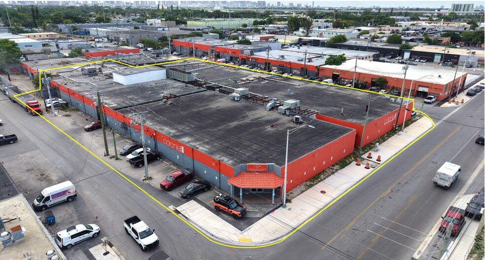 60,000 SF Industrial Portfolio portefeuille de 5 propriétés à vendre sur LoopNet.ca - Photo du bâtiment - Image 2 de 8
