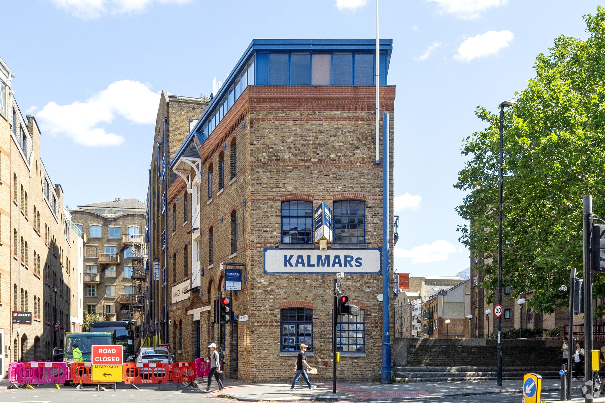 2 Shad Thames, London for sale Primary Photo- Image 1 of 3