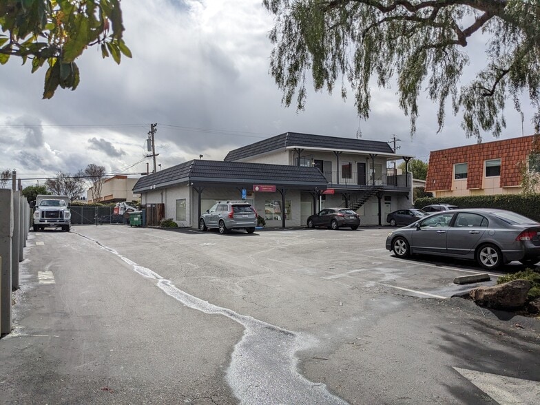 1550 La Pradera Dr, Campbell, CA for sale - Building Photo - Image 3 of 39