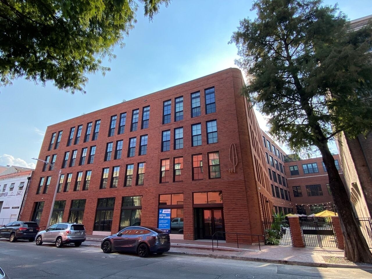 821 Tchoupitoulas St, New Orleans, LA for lease Primary Photo- Image 1 of 7