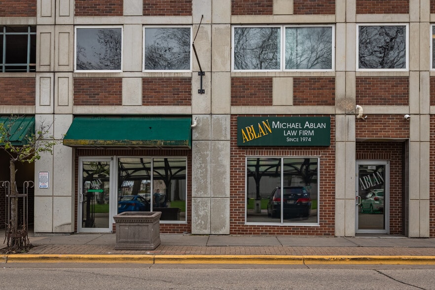 301-317 4th St S, La Crosse, WI for lease - Building Photo - Image 2 of 23