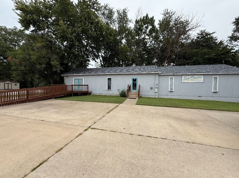 727 E Ohio St, Clinton, MO for sale - Primary Photo - Image 1 of 5