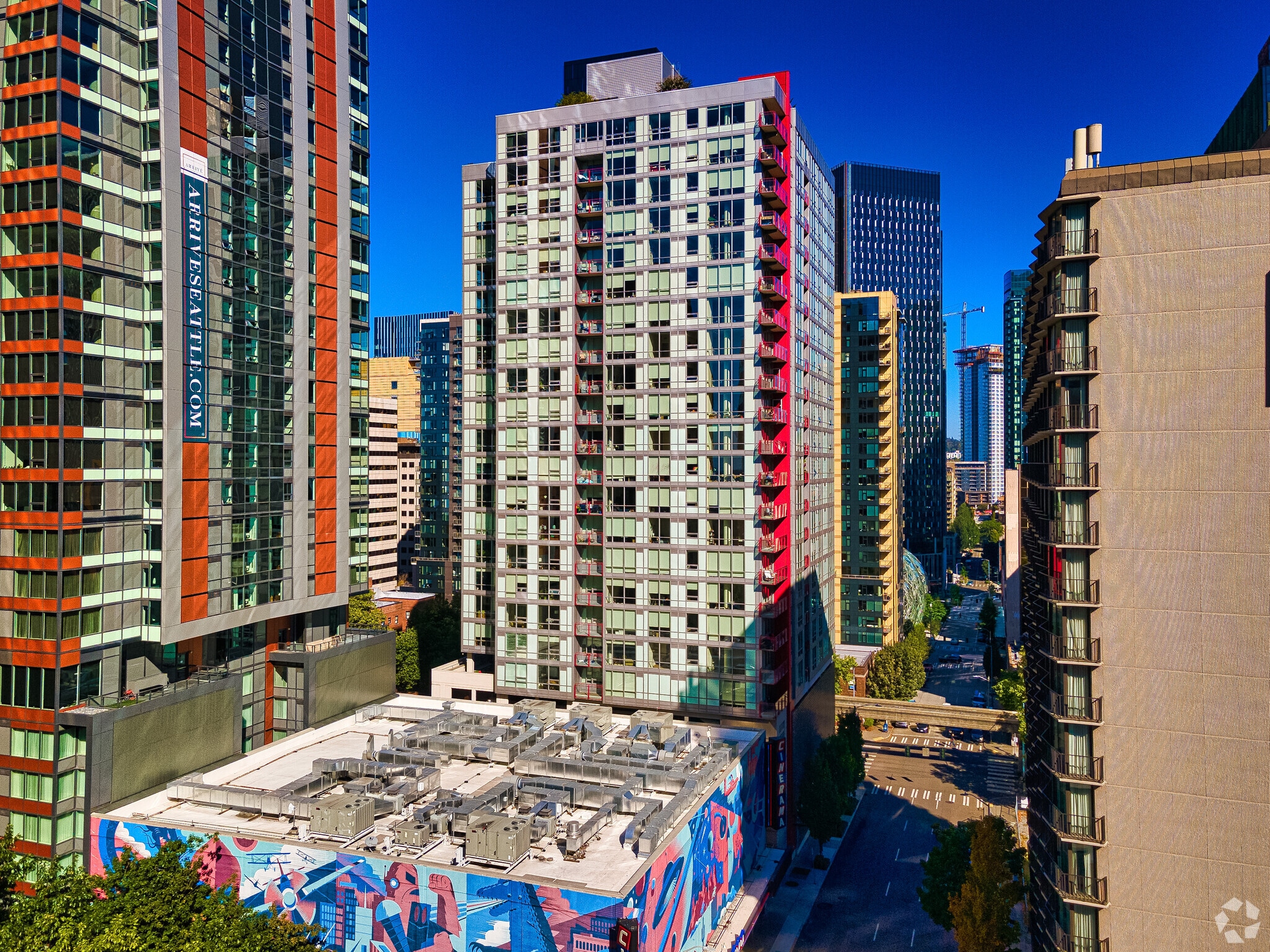 2105 5th Ave, Seattle, WA for lease Primary Photo- Image 1 of 108