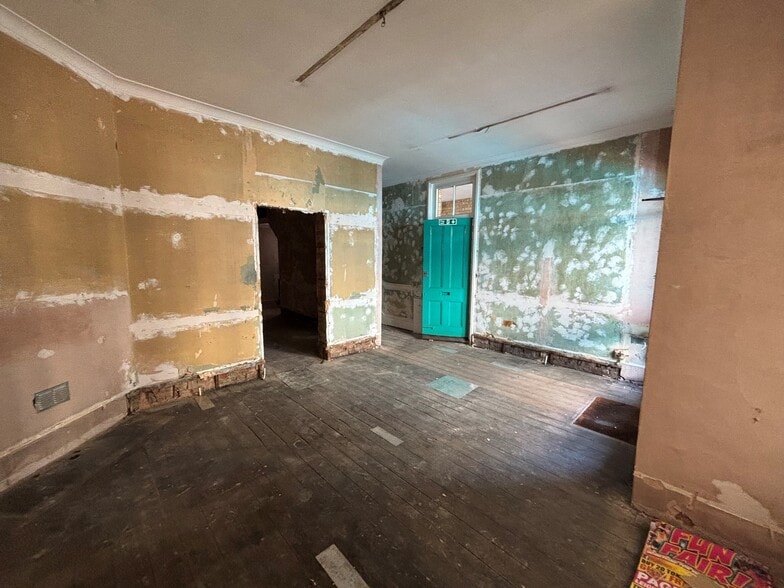 20 Bridge St, Leighton Buzzard for lease - Building Photo - Image 3 of 10