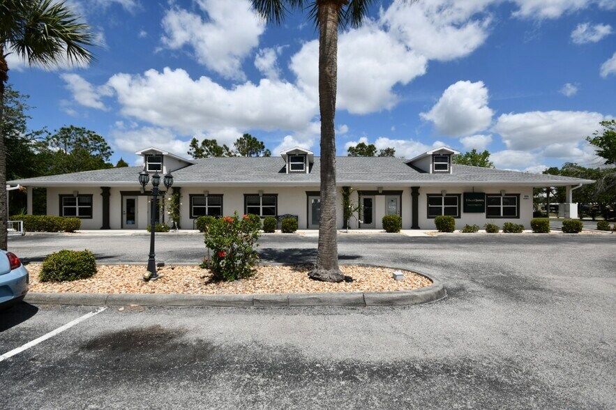 1531 Rio De Janeiro Ave, Punta Gorda, FL à louer - Photo du bâtiment - Image 2 de 24
