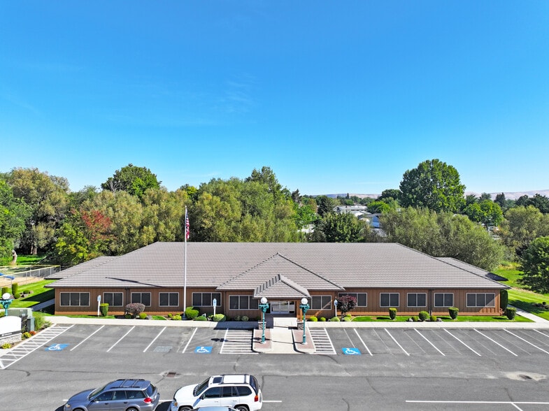 1607 Creekside Loop, Yakima, WA for lease - Building Photo - Image 2 of 16