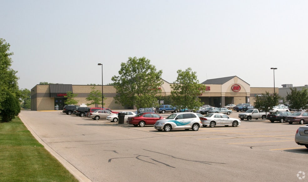 2502 Shopko Dr, Madison, WI à louer - Photo du bâtiment - Image 2 de 13