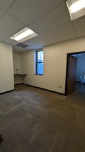 111 S 38th St, Philadelphia, PA for lease Interior Photo- Image 2 of 6