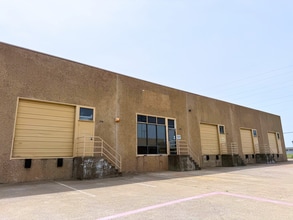 2702-2720 SE Loop 820, Fort Worth, TX à louer Photo intérieure- Image 1 de 9