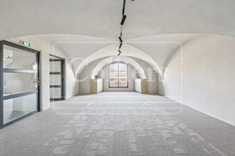 Office in Lyon for lease Interior Photo- Image 2 of 3