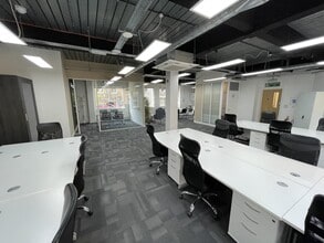 2 Bath Pl, Londres à louer Photo intérieure- Image 1 de 12