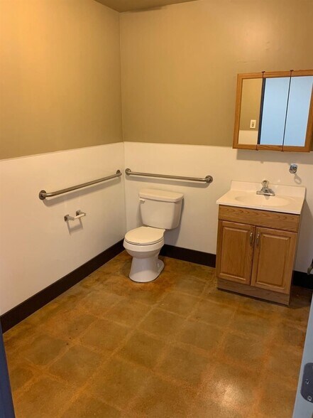 16005 Main St, Hesperia, CA for lease - Interior Photo - Image 3 of 10