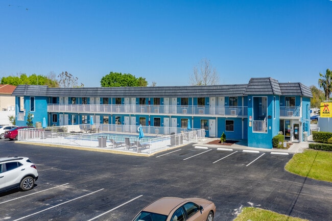 Plus de détails pour 4733 W Irlo Bronson Memorial Hwy, Kissimmee, FL - Services hôteliers à vendre