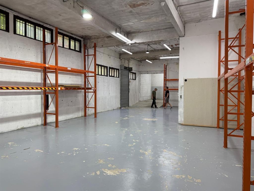 Retail in La Courneuve for lease Interior Photo- Image 1 of 8