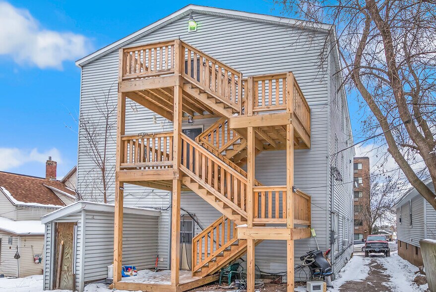 17 8th St, Cloquet, MN à vendre - Photo du bâtiment - Image 2 de 9