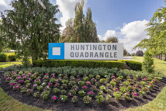 One Huntington Quadrangle - Épicerie