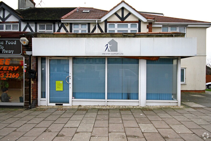 218 Woodhouse Rd, Londres à vendre - Photo du bâtiment - Image 2 de 4