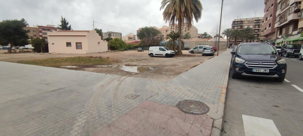 Carrer la Palmera, 8, Elche, Alicante à vendre - Photo du bâtiment - Image 2 de 6