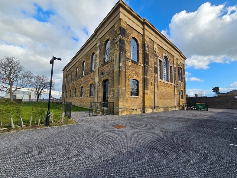 Garrison Rd, Sheerness à louer - Photo du bâtiment - Image 2 de 15