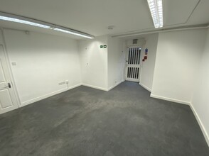 52 East Para, Harrogate for lease Interior Photo- Image 1 of 4