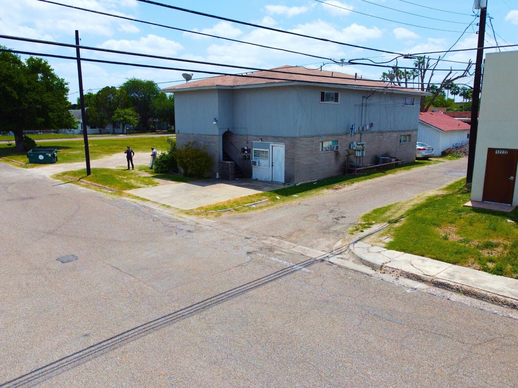 Mission portefeuille de 4 propriétés à vendre sur LoopNet.ca Photo du bâtiment- Image 1 de 6