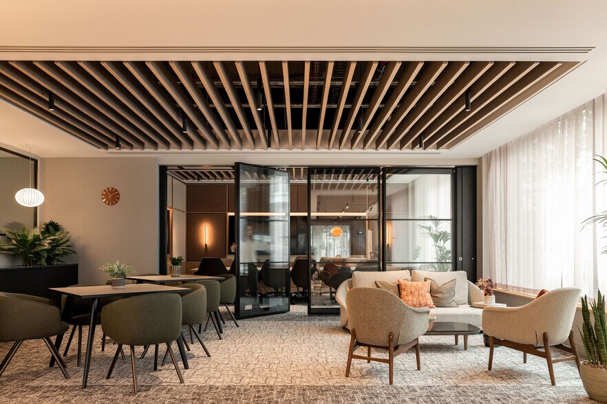 Station Bridge, Harrogate for lease - Interior Photo - Image 3 of 11