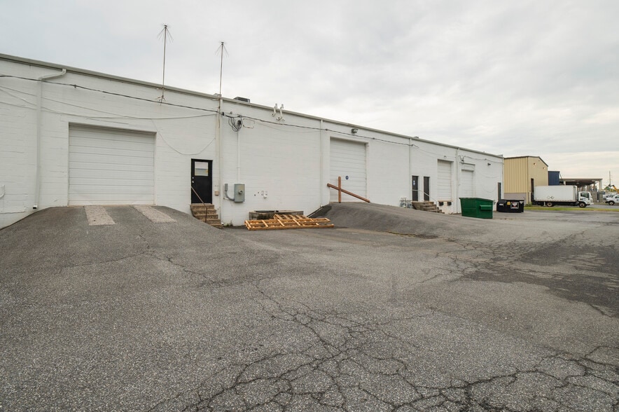 32 Germay Dr, Wilmington, DE à louer - Photo du bâtiment - Image 3 de 15