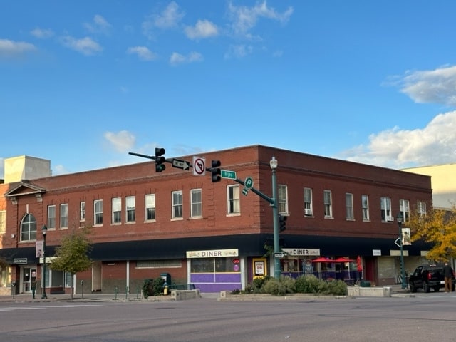 116 & 128 N Nevada Ave portfolio of 2 properties for sale on LoopNet.ca - Building Photo - Image 3 of 4
