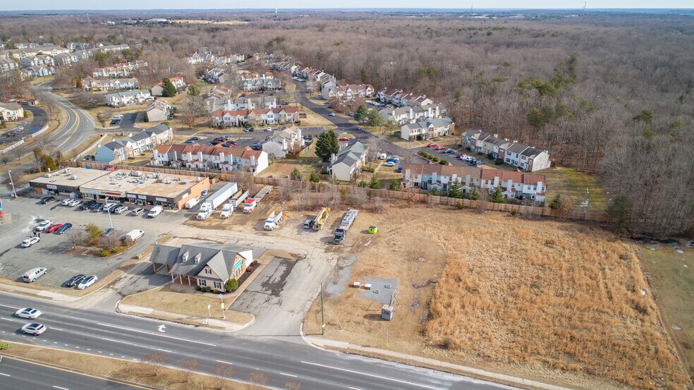11011 Leavells Rd, Fredericksburg, VA à vendre - Photo du bâtiment - Image 2 de 10